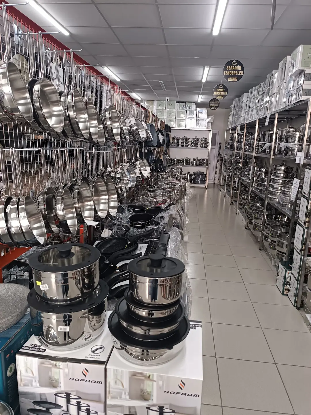 Tencerecim Gölcük mağazası içi